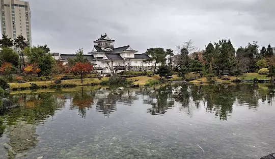 富山城址公園